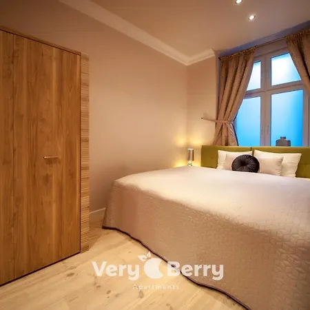 Apartment Very Berry - Kramarska 18 - Old City Stary Rynek, Check In 24h Poznan