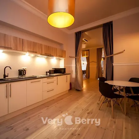 Very Berry - Kramarska 18 - Old City Stary Rynek, Check In 24h Poznan